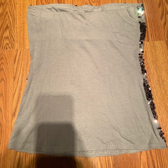 Glitzy clubwear lavender tube top.  Sequins galore - Picture 6 of 8